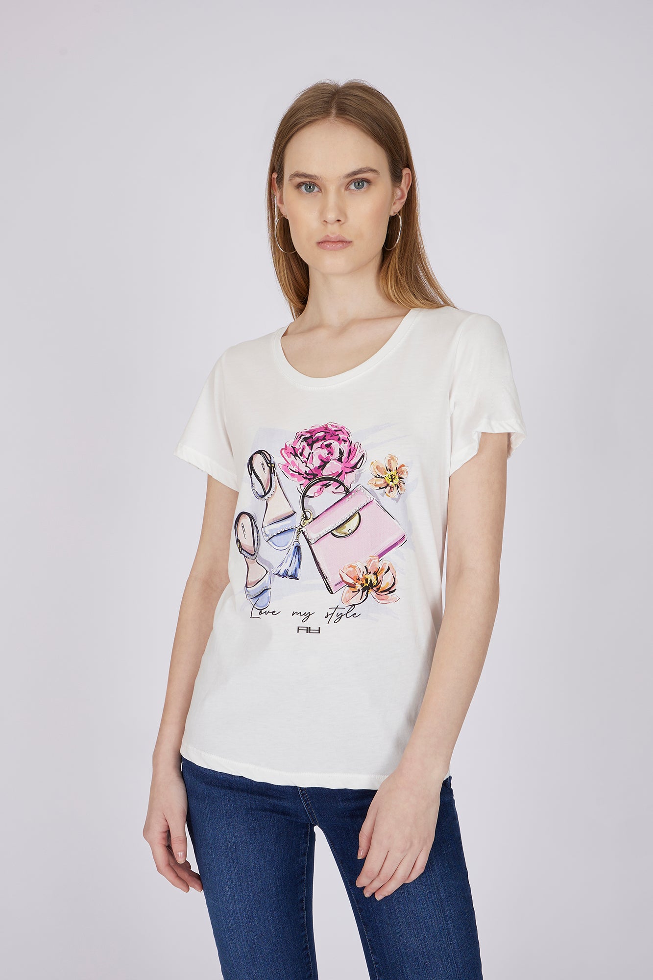 T-shirt con decorazione floreale