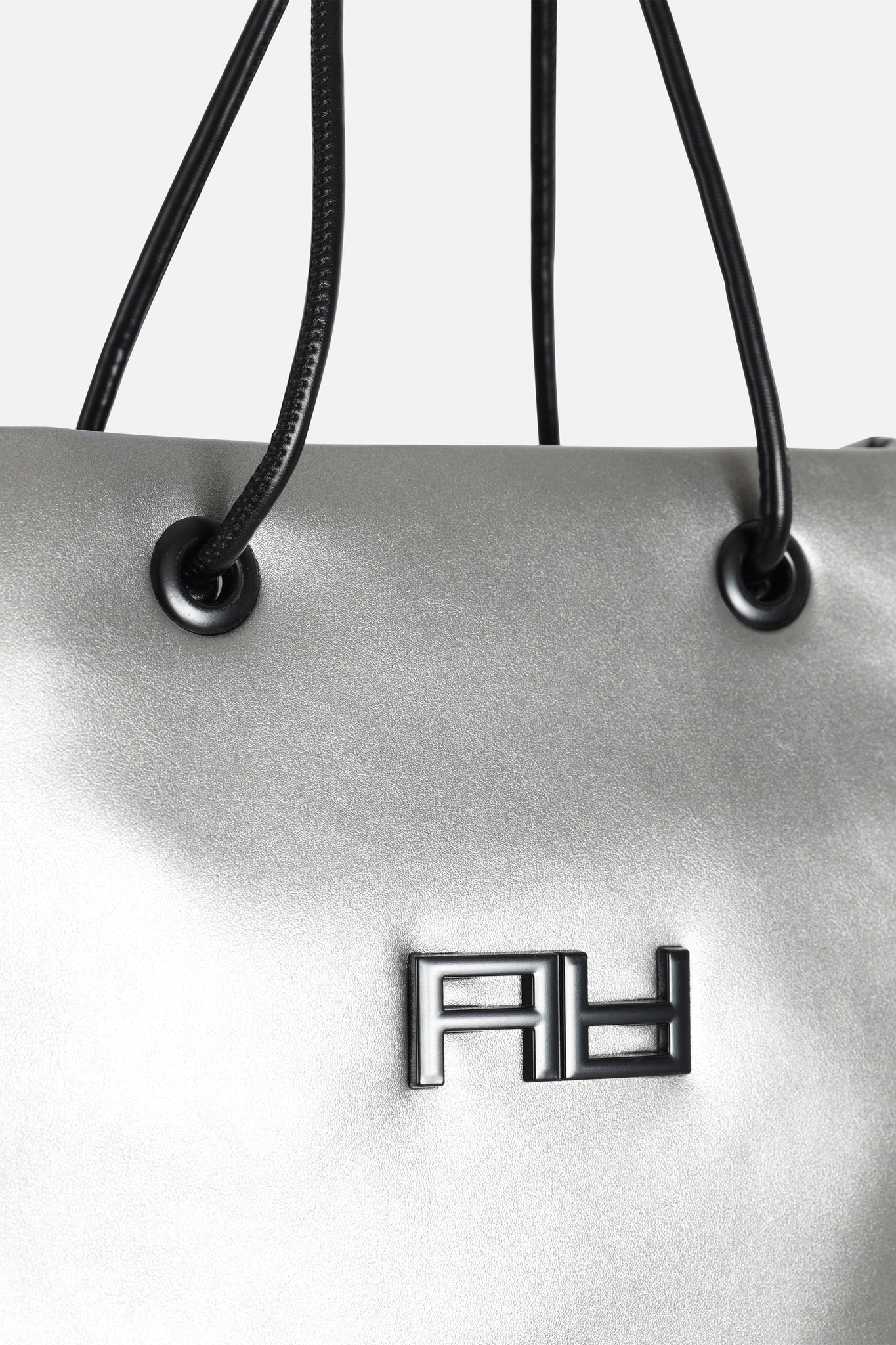 Borsa logo contrasto