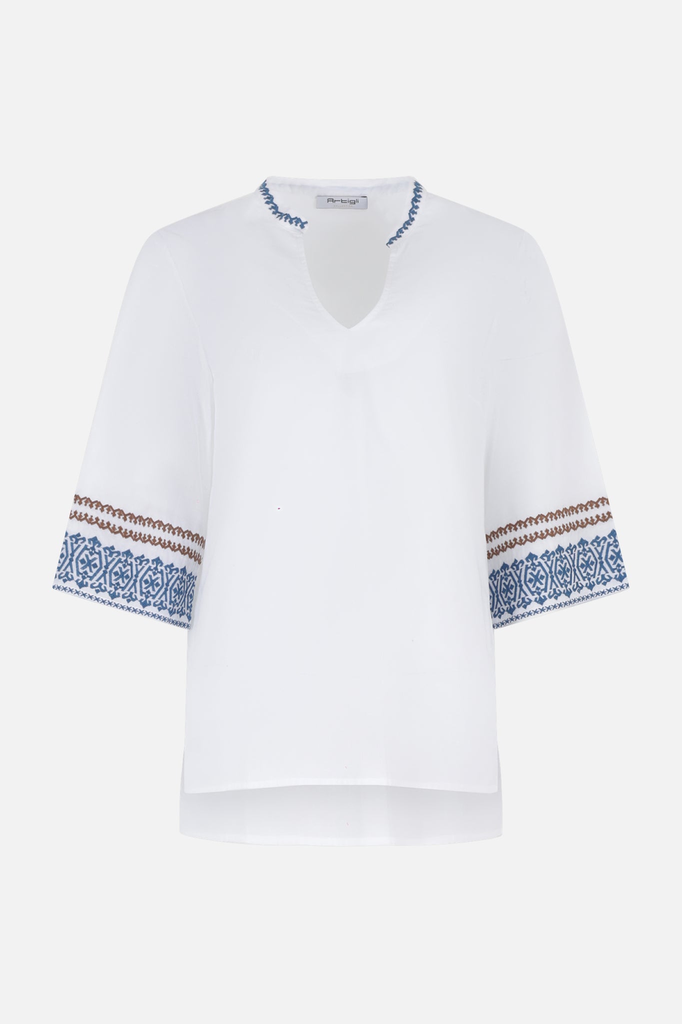 Blusa con ricami sulle maniche