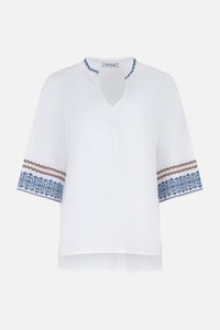 Blusa con ricami sulle maniche