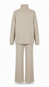 COORDINATO A  MAGLIA DOLCEVITA CON PANTALONE AMPIO IN MAGLIA