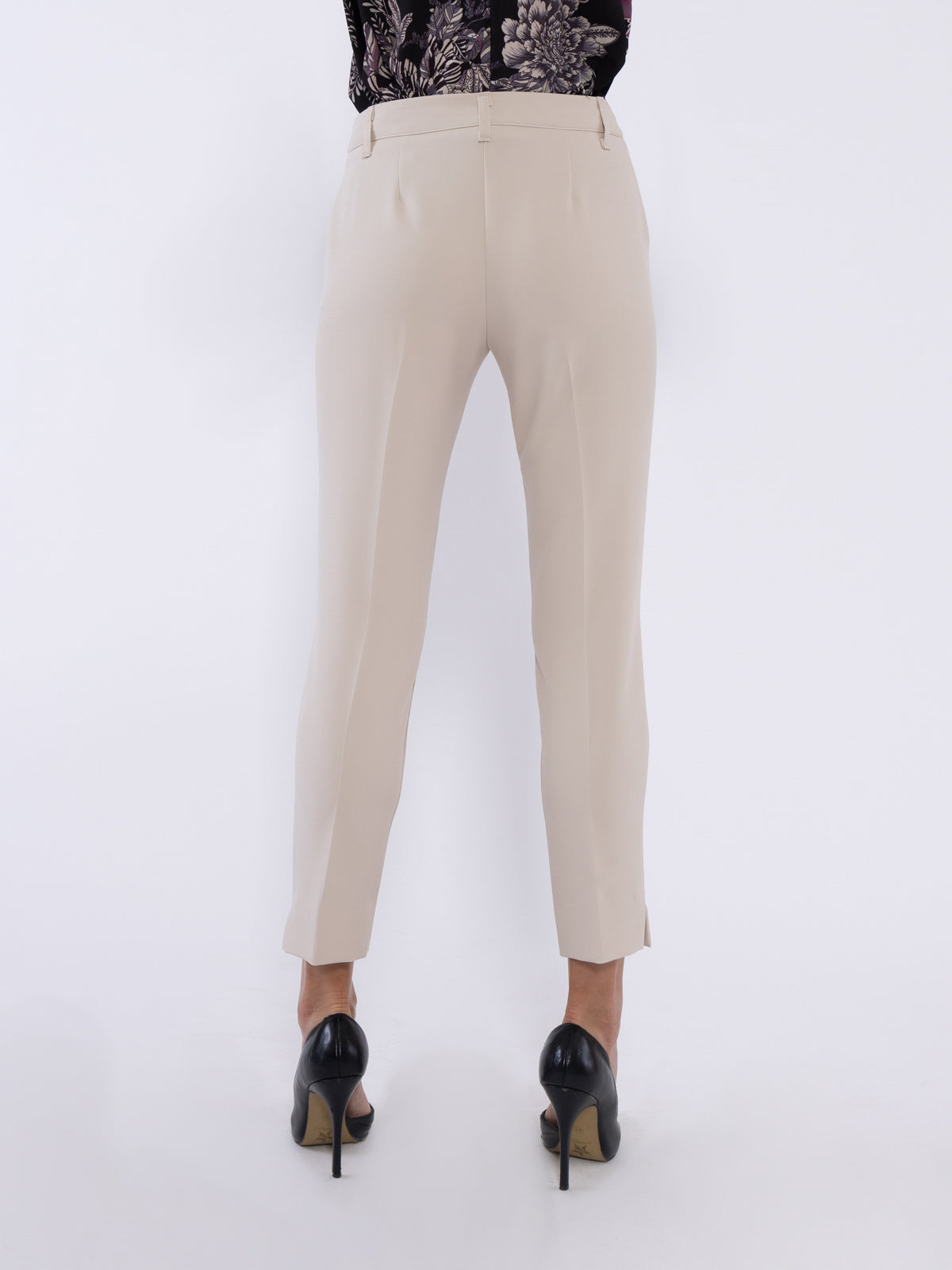 Pantalone skinny con spacchetti