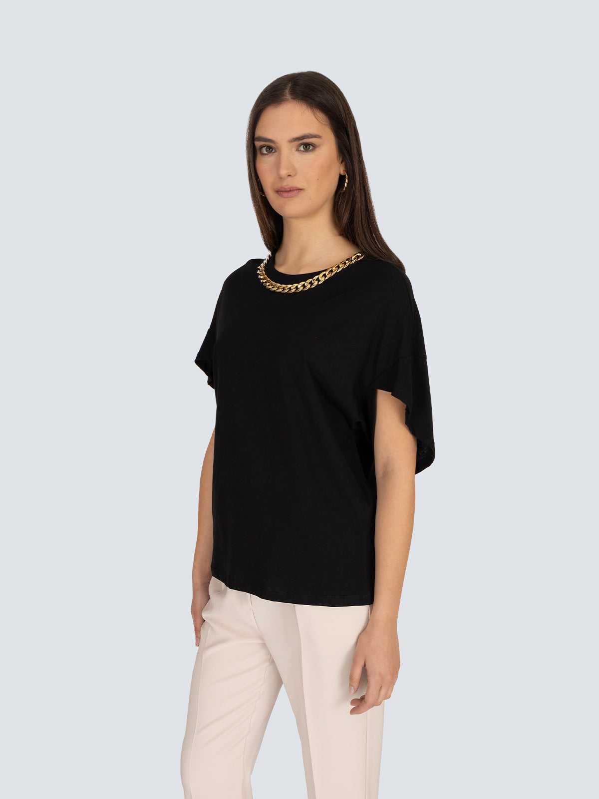 T-shirt con scollo a catena